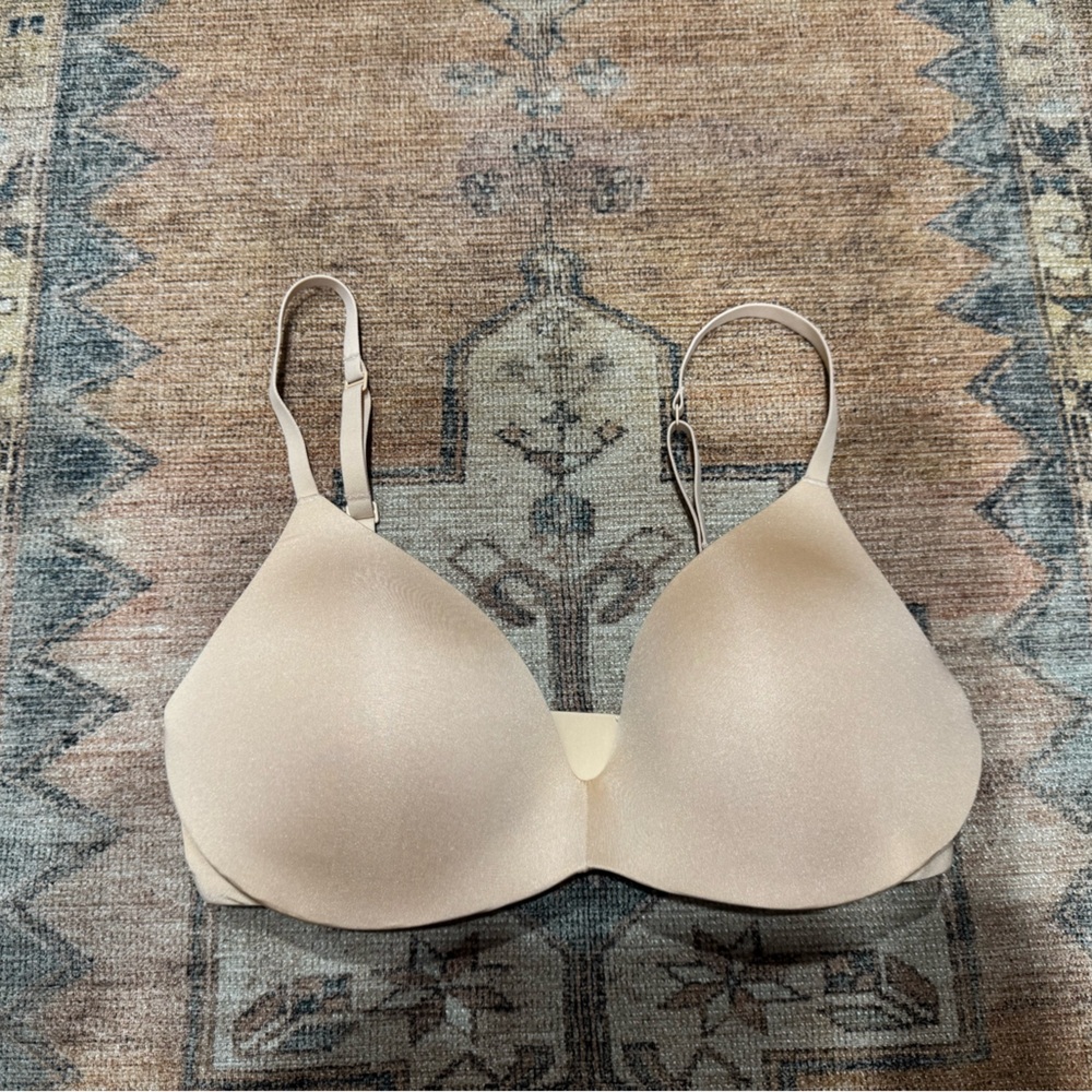WIRELESS FORM PUSH-UP PLUNGE BRA
SAND 32D 32 D